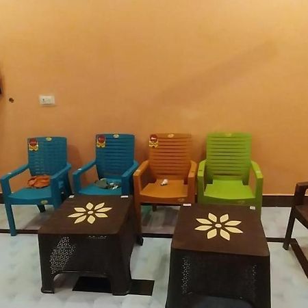 Отель Aadi Shakti Bhawan Ayodhya Экстерьер фото